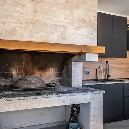 Freedom With Tennis Court, Infinity Pool And Sauna