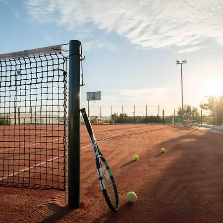 Freedom With Tennis Court, Infinity Pool And Sauna *