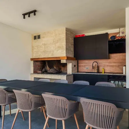 וילה Freedom With Tennis Court, Infinity Pool And Sauna