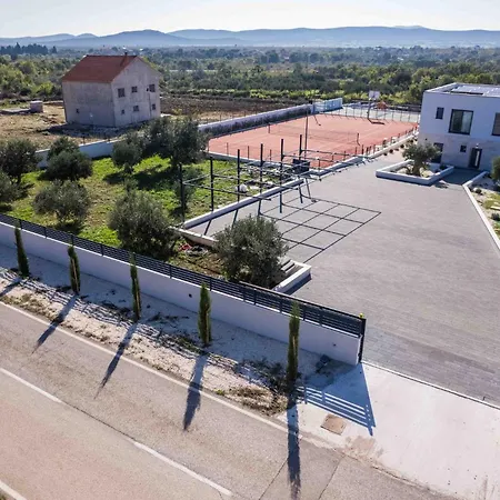 Freedom With Tennis Court, Infinity Pool And Sauna * Mala Cista