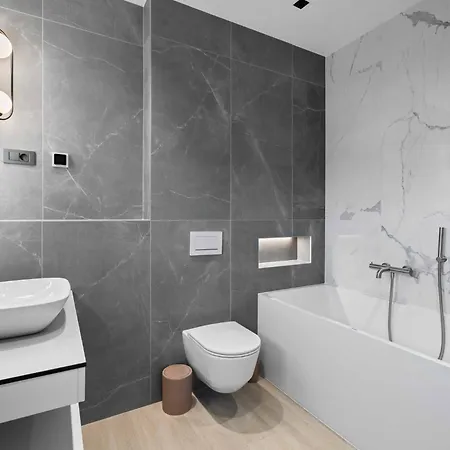 Freedom With Tennis Court, Infinity Pool And Sauna *