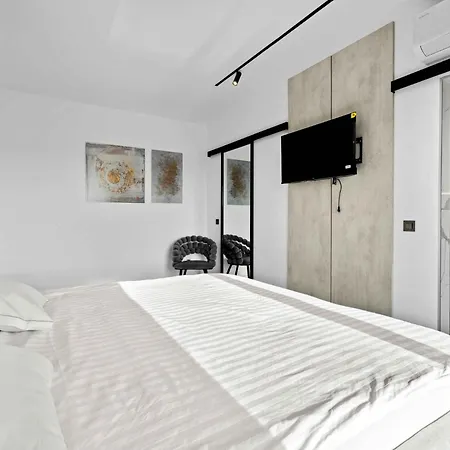 Freedom With Tennis Court, Infinity Pool And Sauna Villa Mala Cista