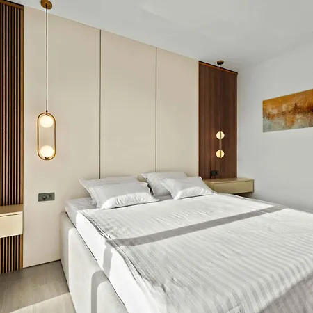 Freedom With Tennis Court, Infinity Pool And Sauna Villa Mala Cista