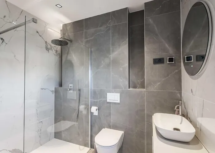 Freedom With Tennis Court, Infinity Pool And Sauna Villa *