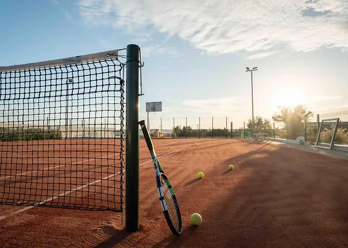 Freedom With Tennis Court, Infinity Pool And Sauna *