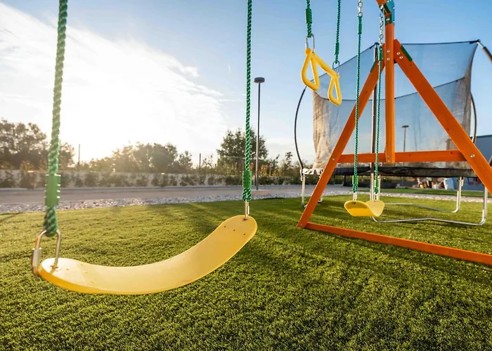 Freedom With Tennis Court, Infinity Pool And Sauna Villa