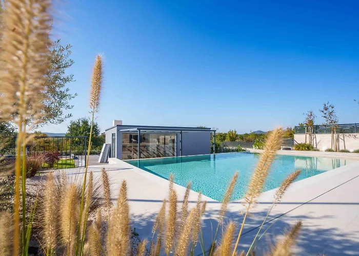 Freedom With Tennis Court, Infinity Pool And Sauna * Mala Cista